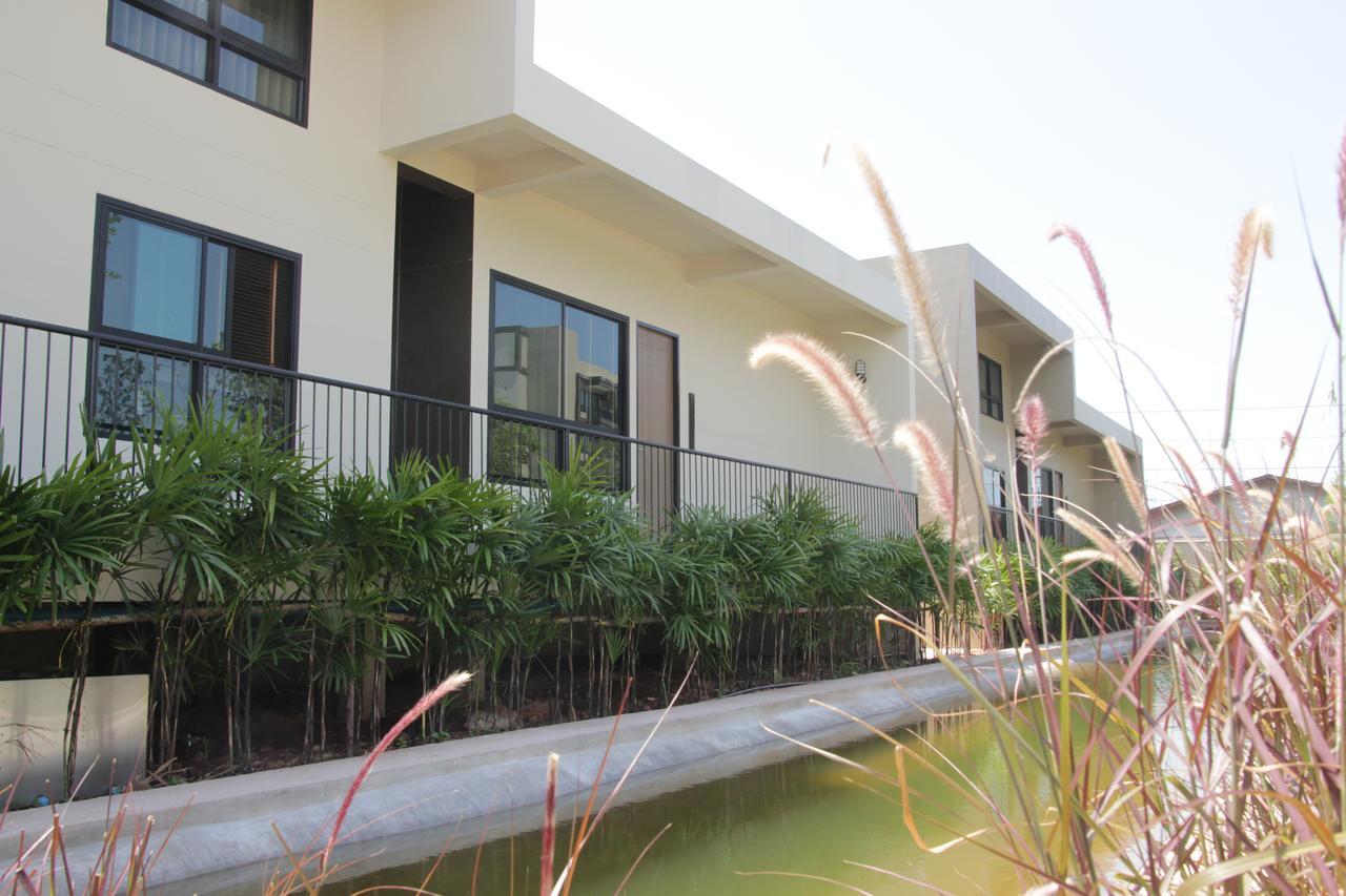 The Residence Thepkanjana Ban Khlong Krathum Baen Exteriör bild