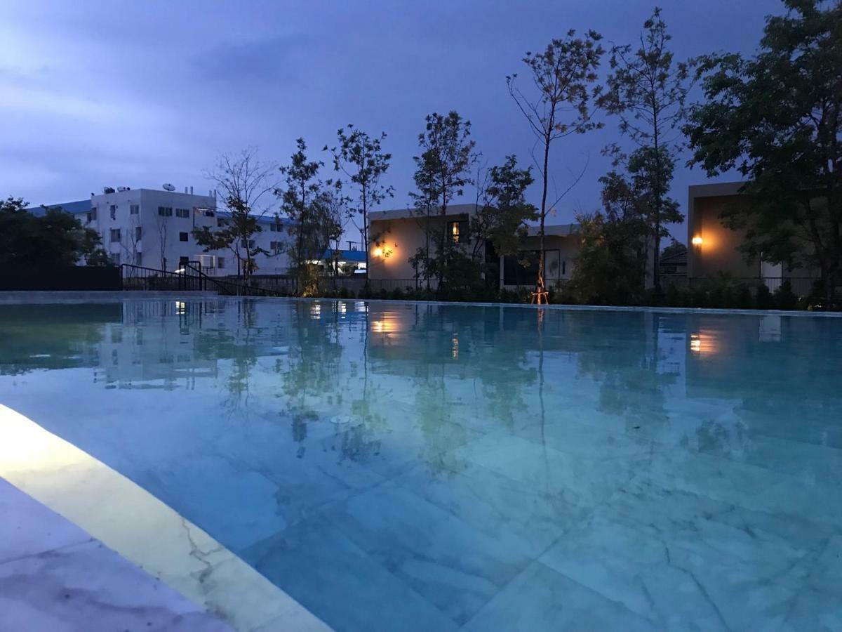 The Residence Thepkanjana Ban Khlong Krathum Baen Exteriör bild
